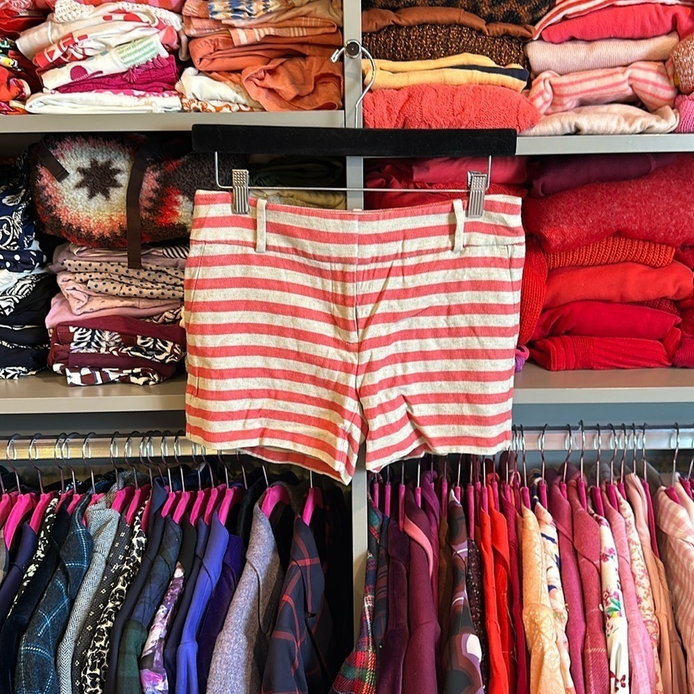 Loft Riviera size 00 (fits like 0-2) pink and tan striped 4” shorts